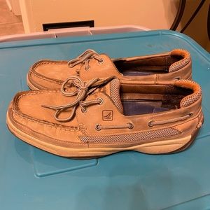 Sperry Lanyard:  Light tan tone, sporty, the Sperry Lanyard 2 eye.  Men